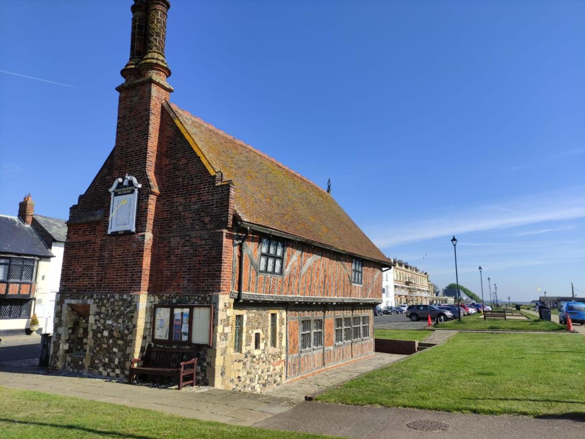 Holiday home Pelican Cottage, *