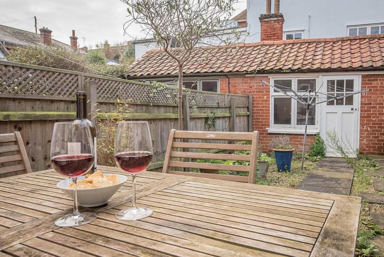 Pelican Cottage, Holiday home *